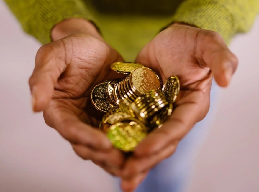 Gold From Colombian Cartel Mine Reaches US Mint Despite Legal Ban: Report