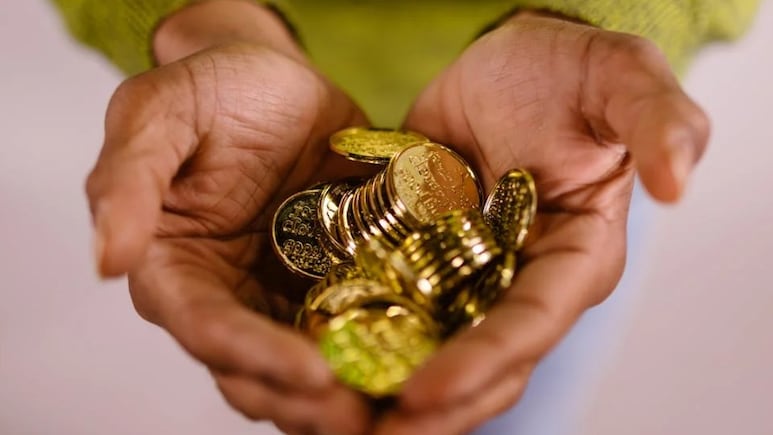 "We're Seeing A Run On Gold": Tanishq Warns Of Coins Shortage Ahead Of Dhanteras "We're Seeing A Run On Gold": Tanishq Warns Of Coins Shortage Ahead Of Dhanteras