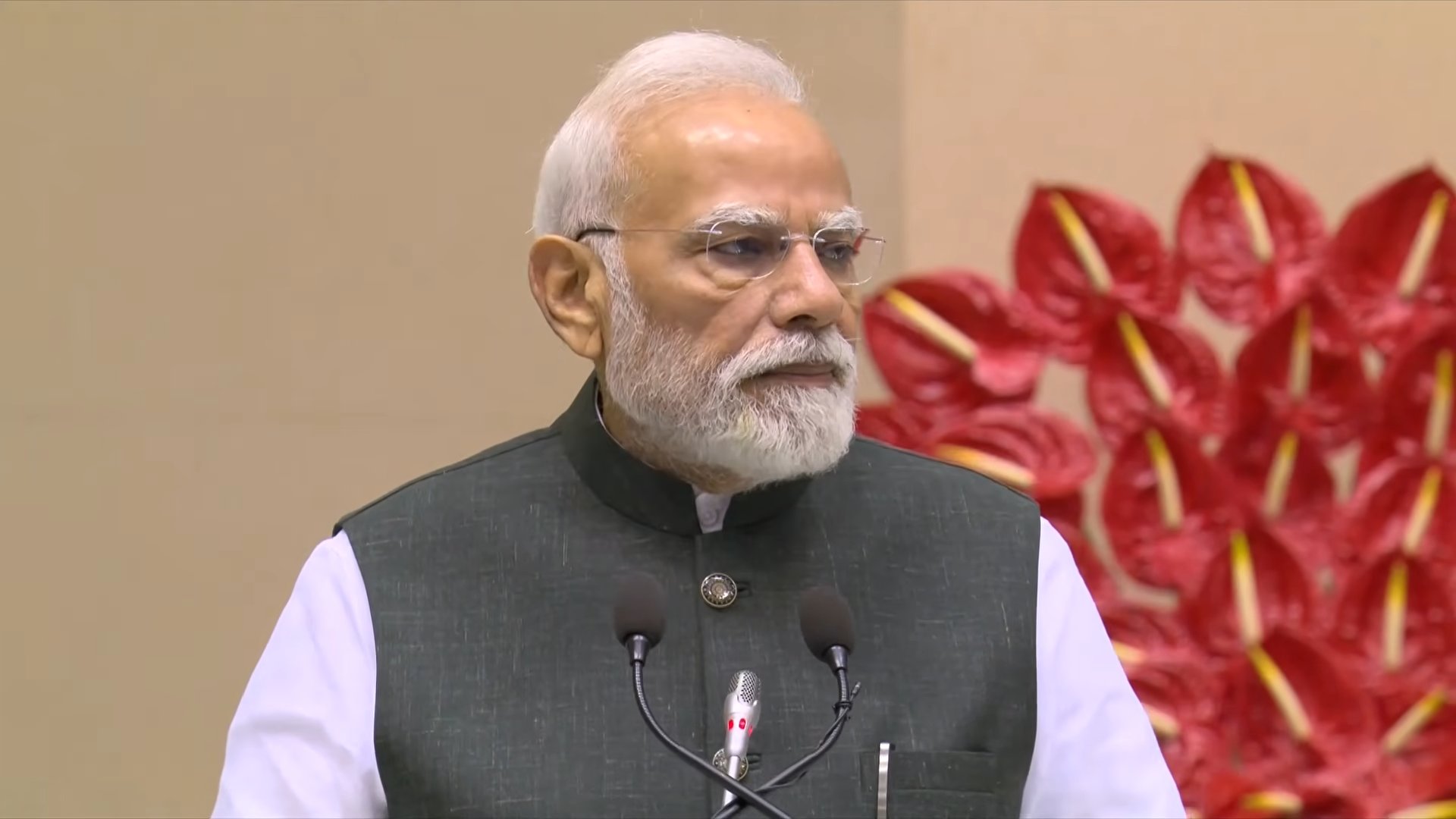 'आजकल लोग जननायक की चोरी करने में लगे', पीएम मोदी का विपक्षियों पर हमला