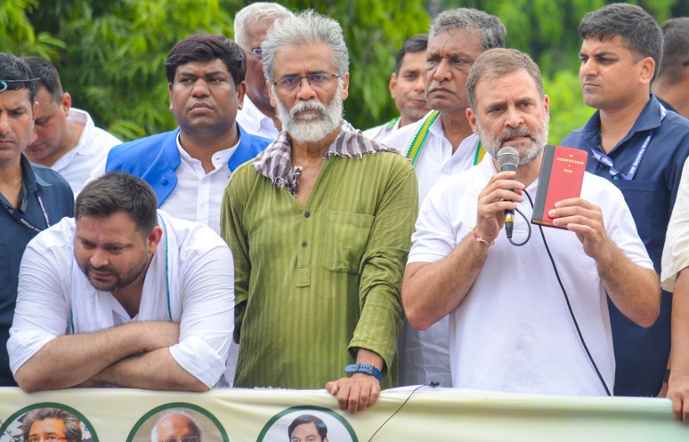 बिहार में सीट और कुर्सी पर तोल-मोल, कांग्रेस के खेमे में चल क्या रहा? जानिए अंदर की बात