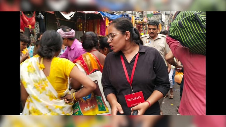 त्योहारों के बीच सदर बाजार में सुरक्षा के लिए महिला बांउसर्स को किया गया तैनात... लेकिन अब भी चुनौतियां सामने