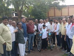 Barwani: 53 स्कूली बच्चों को साइकिल मिली तो खिले चेहरे, अब दो किमी. पैदल चलकर नहीं आना पड़ेगा स्कूल Barwani: 53 स्कूली बच्चों को साइकिल मिली तो खिले चेहरे, अब दो किमी. पैदल चलकर नहीं आना पड़ेगा स्कूल