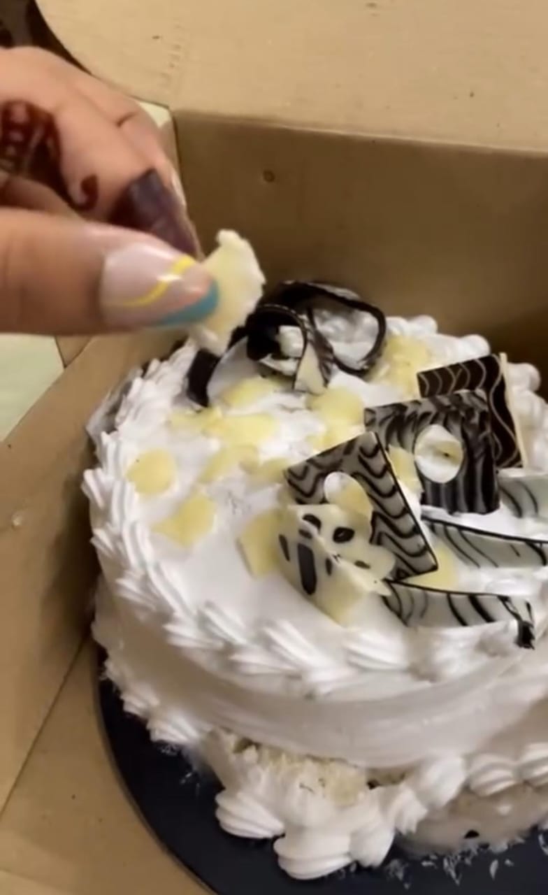 UP Woman Orders Cheesecake, Gets One Topped With Cheese Slices Instead