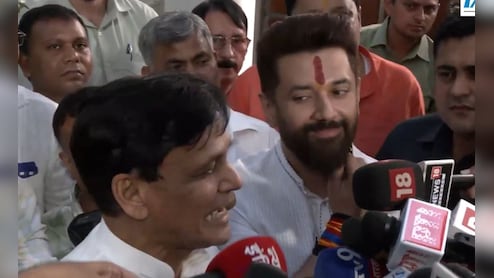 चेहरे की मुस्कुराहट ही बता रही... नाराज चिराग को कैमरे पर लाए नित्यानंद राय,  NDA में ऑल गुड का साइन