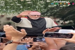 Diwali 2025: Amitabh Bachchan Greets Fans Outside His Residence Diwali 2025: Amitabh Bachchan Greets Fans Outside His Residence