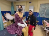 दिल्ली में DU की छात्रा बनी एसिड अटैक का शिकार... कॉलेज जाते समय हुई दिल दहलाने वाली घटना   दिल्ली में DU की छात्रा बनी एसिड अटैक का शिकार... कॉलेज जाते समय हुई दिल दहलाने वाली घटना