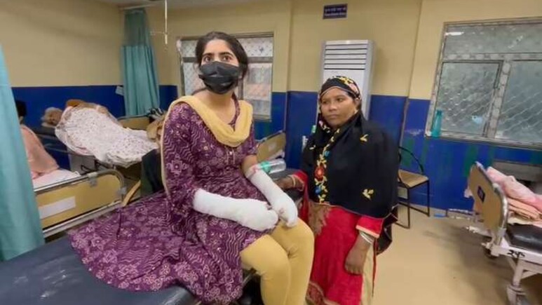 दिल्ली में DU की छात्रा बनी एसिड अटैक का शिकार... कॉलेज जाते समय हुई दिल दहलाने वाली घटना   दिल्ली में DU की छात्रा बनी एसिड अटैक का शिकार... कॉलेज जाते समय हुई दिल दहलाने वाली घटना