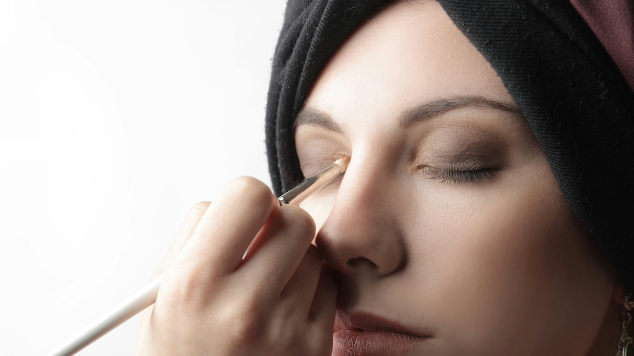 Try these tips to make your kajal stay smudge-proof the entire day