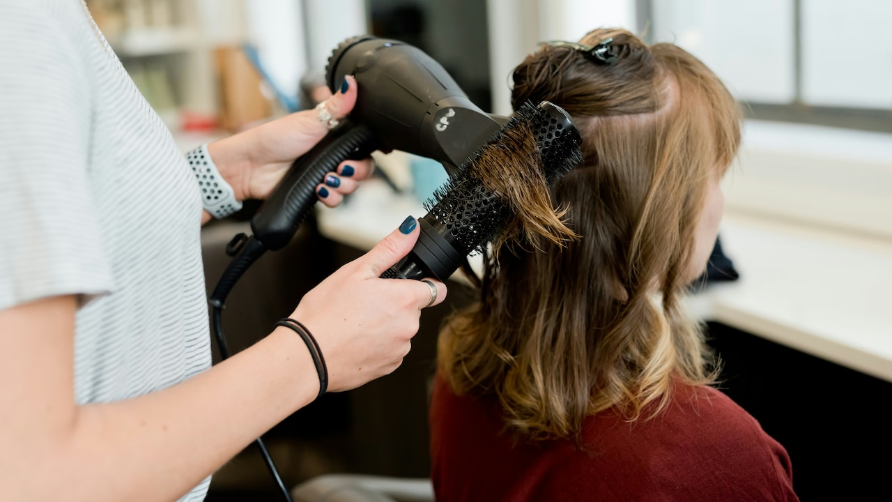 5 Powerful Foldable Hair Dryers for Travel Now On Myntra Diwali Sale