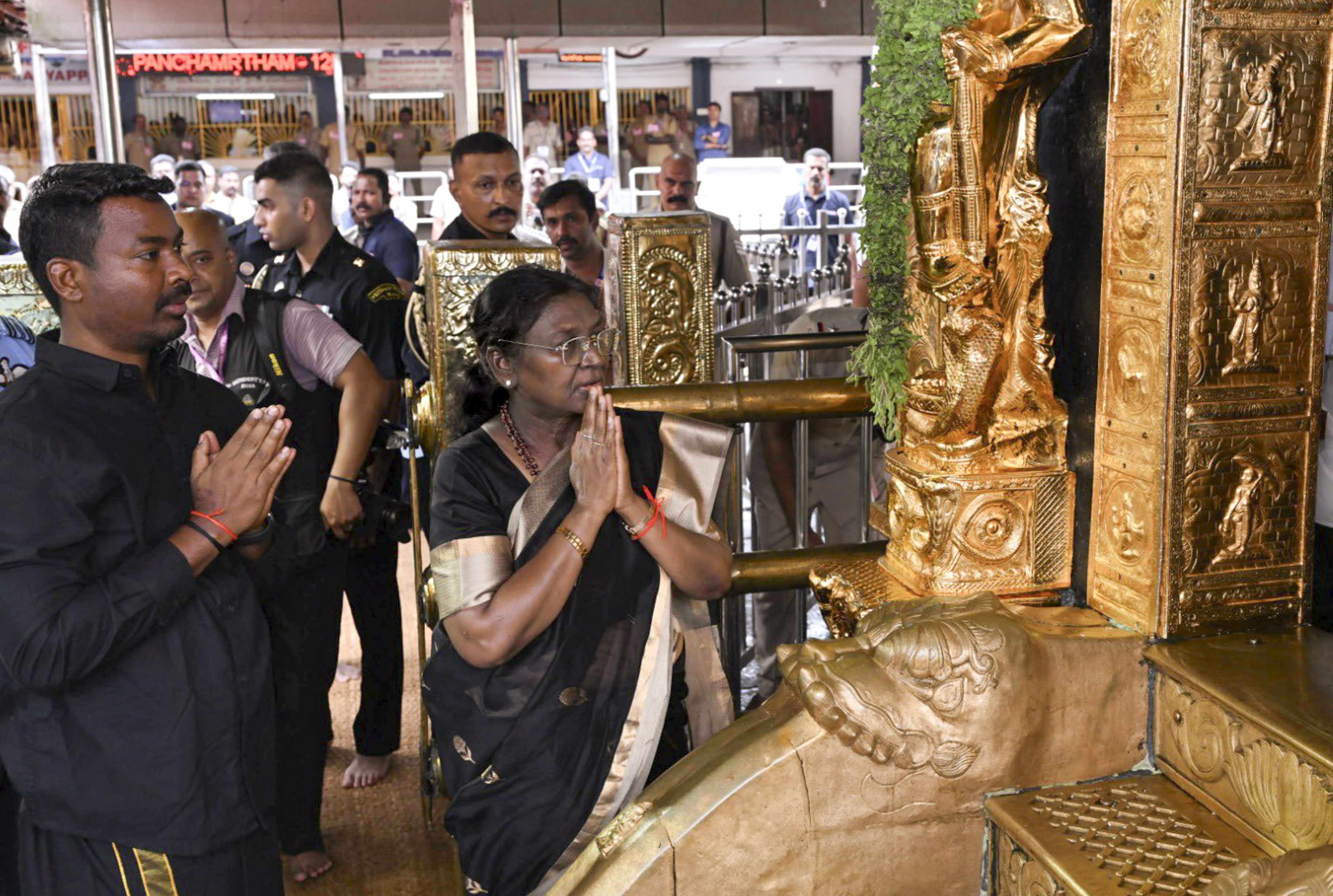 सबरीमाला में पूजा करने वाली पहली महिला राष्ट्रपति बनीं द्रौपदी मुर्मू, मंदिर की तस्वीरें हैं अद्भूत, यहां देखि