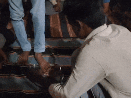 ये कैसी सजा! ब्राह्मण के पैर धोकर पानी पीने को किया मजबूर, वायरल हो गया वीडियो ये कैसी सजा! ब्राह्मण के पैर धोकर पानी पीने को किया मजबूर, वायरल हो गया वीडियो