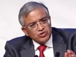 Bengal Election: कॉलेज प्रोफेसरों की ड्यूटी रद्द करने वाले हाई कोर्ट के फैसले को EC ने दी चुनौती