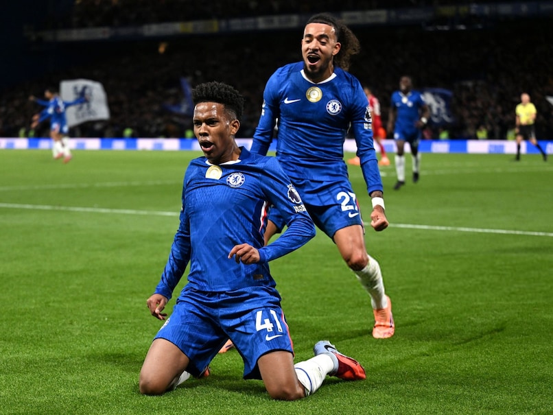 Liverpool Lose Third Consecutive Game, 2-1 At Chelsea