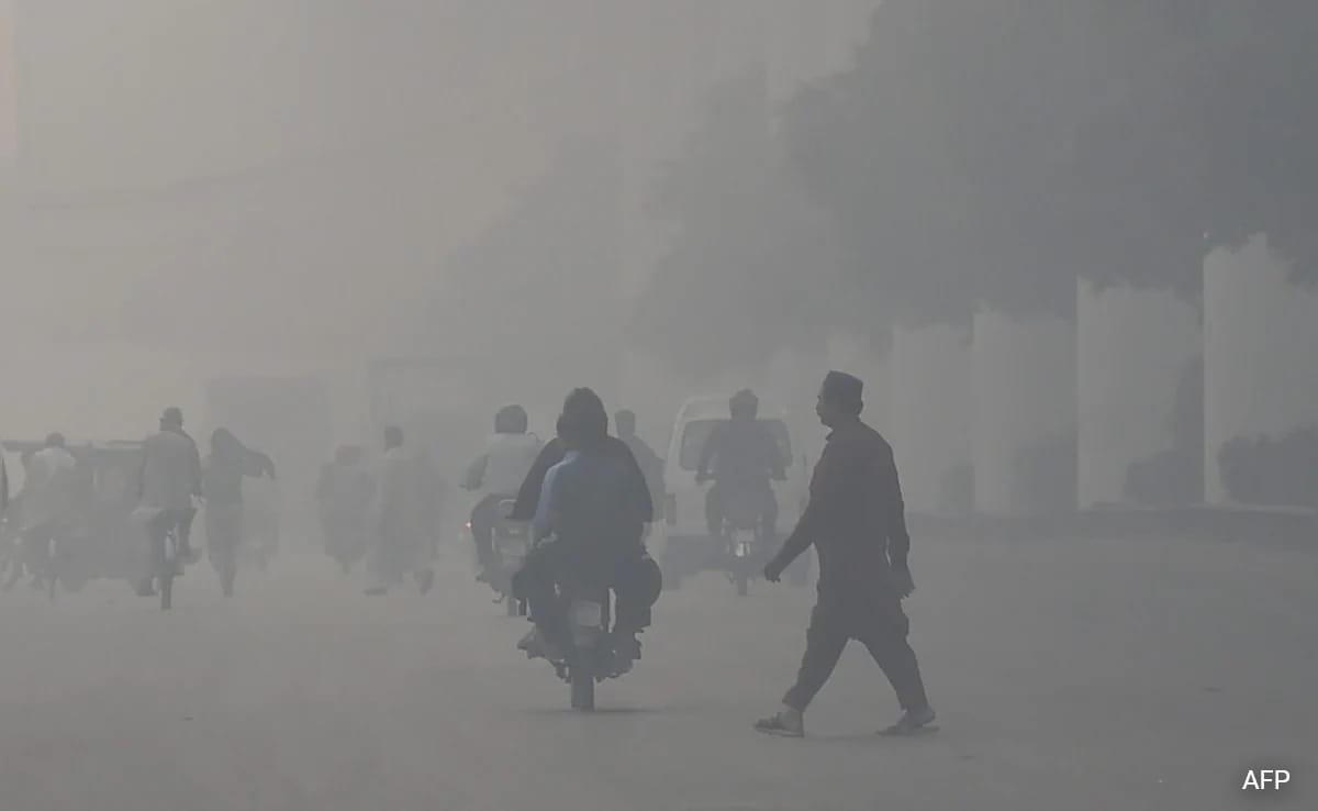 Pakistan's Lahore Continues To Remain World's Most Polluted City Pakistan's Lahore Continues To Remain World's Most Polluted City