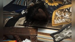 Murder: बिस्तर पर खून से सना मिला महिला का शव, दो दिनों से घर के अंदर देवर के साथ थी&nbsp;