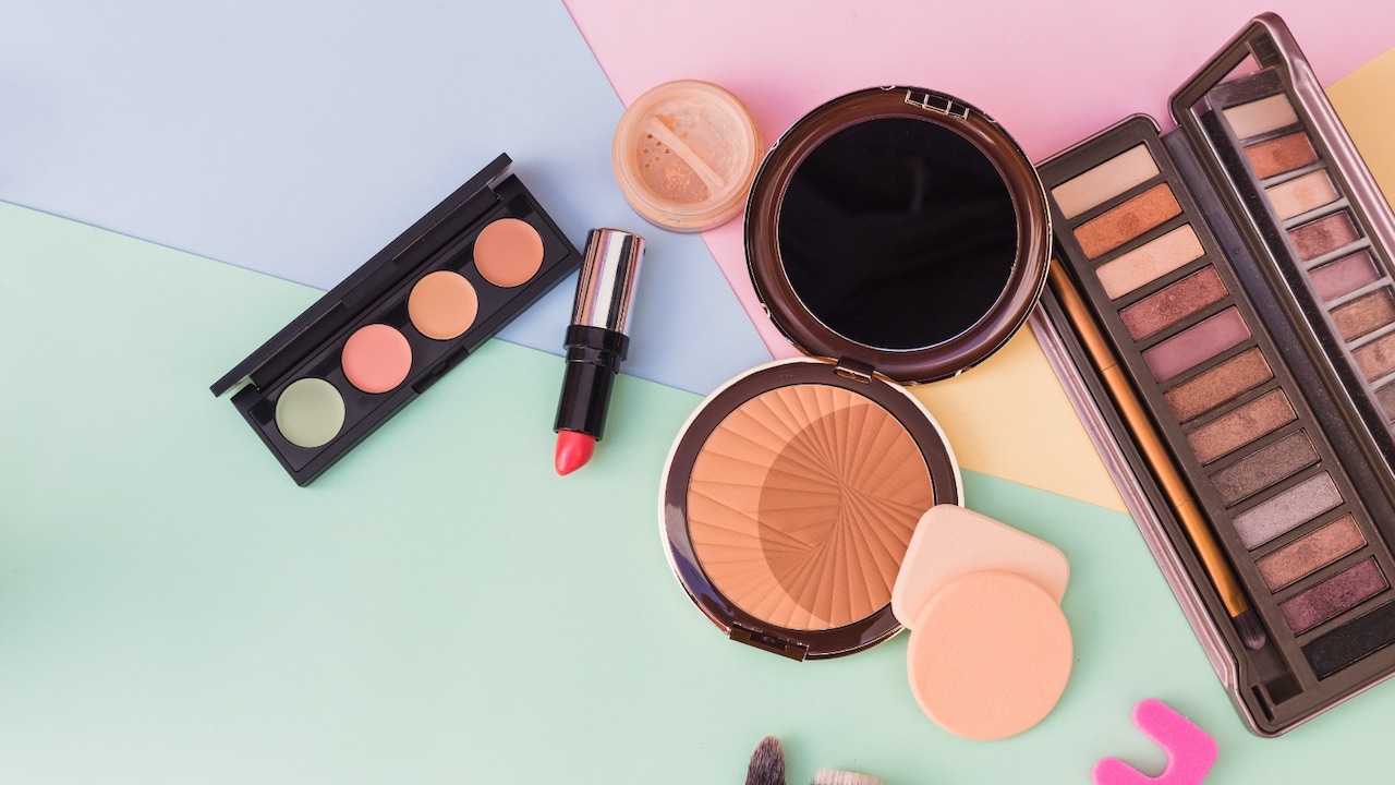 Get up to 50% off on top makeup must haves during the Myntra Diwali Sale