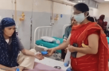 Rajasthan: मरीज को बिस्किट दिया... फिर तुरंत वापस ले लिया! जयपुर के वायरल वीडियो की सच्चाई क्या है?