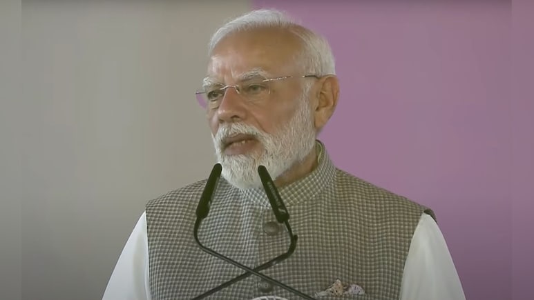 मुंबई हमले के बाद कांग्रेस आतंकवाद के सामने झुक गई, आज का भारत घर में घुसकर मारता है: पीएम मोदी
