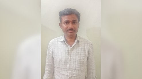 BJP का मंडल अध्यक्ष गिरफ्तार, पानी पीने के बहाने आदिवासी महिला के घर में घुसकर की थी छेड़छाड़ 