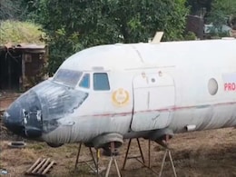 Ujjain Brothers Buy Rs 40 Lakh BSF Plane To Turn It Into A Five-Room Luxury Hotel Ujjain Brothers Buy Rs 40 Lakh BSF Plane To Turn It Into A Five-Room Luxury Hotel