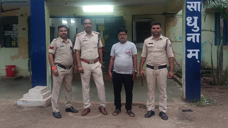 महिला वर्ल्ड कप में जुए का खेल, दुकान की आड़ में चल रहा था ऑनलाइन सट्टा, साइबर क्राइम और पुलिस ने मारा छापा