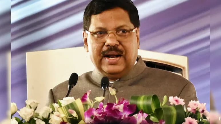 CJI BR Gavai सरन्यायाधीश भूषण गवईंचा AI व्हिडीओ व्हायरल, पनवेल पोलीस ठाण्यात गुन्हा दाखल, नेमकं घडलंय तरी काय? CJI BR Gavai सरन्यायाधीश भूषण गवईंचा AI व्हिडीओ व्हायरल, पनवेल पोलीस ठाण्यात गुन्हा दाखल, नेमकं घडलंय तरी काय?