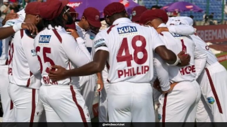 IND vs WI: काली पट्टी बांधकर भारत के खिलाफ मैदान में क्यों उतरी है वेस्टइंडीज? वजह आई सामने IND vs WI: काली पट्टी बांधकर भारत के खिलाफ मैदान में क्यों उतरी है वेस्टइंडीज? वजह आई सामने