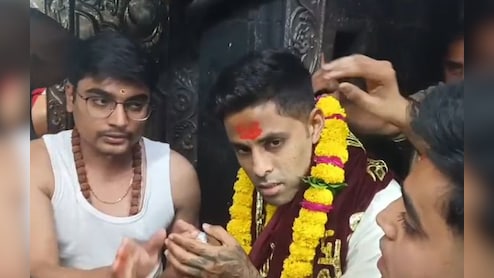 बाबा महाकाल की शरण में 'क्रिकेट का SKY'; सूर्यकुमार यादव पत्नी के साथ आरती में हुए शामिल