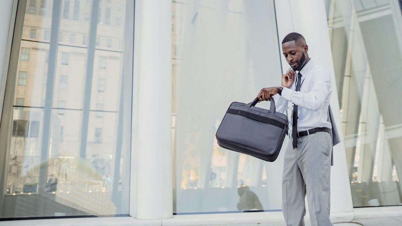 How To Choose Laptop Bags That Offer Strong Protection While Staying Lightweight And Functional