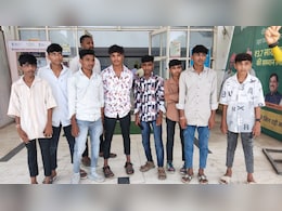 सरकारी स्कूल में 12 छात्रों ने खुद को ही ब्लेड मारकर किया लहूलुहान ! महिला प्राचार्य पर प्रताड़ित करने का आरोप सरकारी स्कूल में 12 छात्रों ने खुद को ही ब्लेड मारकर किया लहूलुहान ! महिला प्राचार्य पर प्रताड़ित करने का आरोप