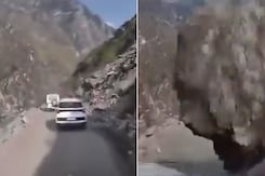 Video: Boulder Comes Crashing Down On Moving Car In Himachal Pradesh Video: Boulder Comes Crashing Down On Moving Car In Himachal Pradesh