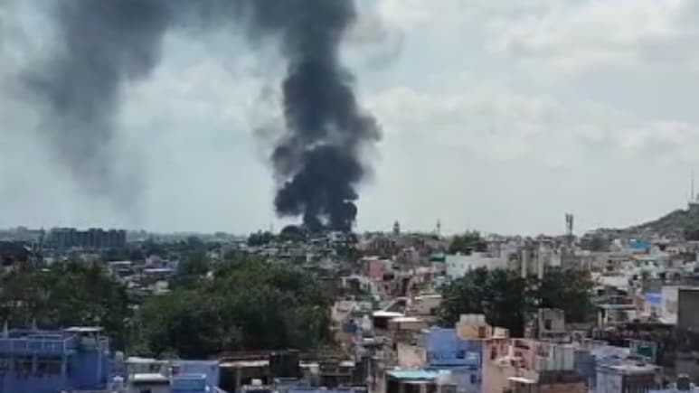 Rajasthan: जोधपुर में आसमान तक उठ रहीं आग की लपटें, इलाके में हड़कंप, घरों से बाहर निकले लोग