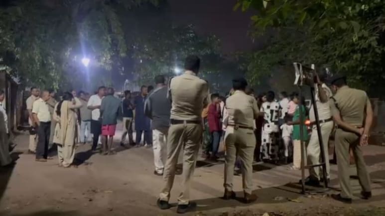 Murder In Love Affair: बहन के प्रेमी की हत्या, भाई ने परिजनों के साथ पीट-पीटकर ली जान, देर रात तक चला हंगामा Murder In Love Affair: बहन के प्रेमी की हत्या, भाई ने परिजनों के साथ पीट-पीटकर ली जान, देर रात तक चला हंगामा