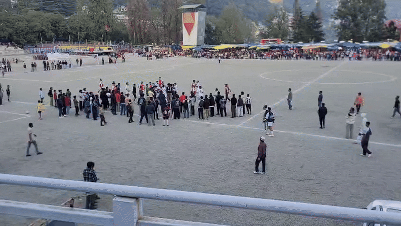खेल के मैदान में दे दनादन... नैनीताल में फुटबॉल मैच के दौरान बवाल, खिलाड़ियों में जमकर चले लात-घूंसे