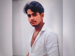 अलवर में दीपावली के पटाखे ने ली 19 वर्षीय युवक की जान, परिजनों का रो-रोकर बुरा हाल अलवर में दीपावली के पटाखे ने ली 19 वर्षीय युवक की जान, परिजनों का रो-रोकर बुरा हाल