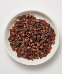 Cloves Benefits: साखरेच्या डब्यात 4 लवंग का ठेवाव्या?
