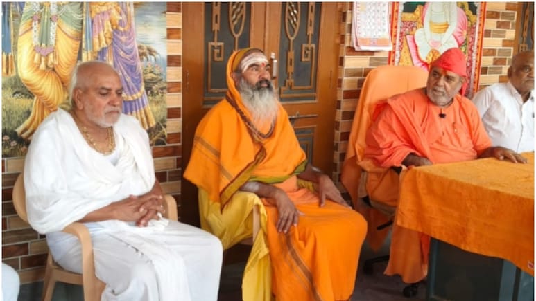 Rajasthan: 'गोचर बचाओ' को लेकर महाआंदोलन के संकेत, संतों ने सरकार को चेताया; कहा- रेल रोको या बीकानेर बंद से पीछे नहीं हटेंगे Rajasthan: 'गोचर बचाओ' को लेकर महाआंदोलन के संकेत, संतों ने सरकार को चेताया; कहा- रेल रोको या बीकानेर बंद से पीछे नहीं हटेंगे