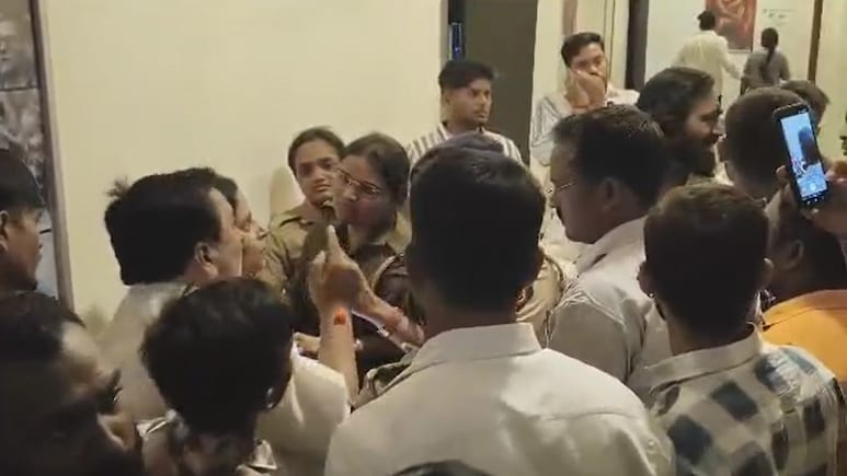 फ़िल्म 'मनाचे श्लोक' शीर्षक पर हंगामा, पुणे में स्क्रीनिंग करवा दी बंद
