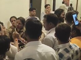 फ़िल्म 'मनाचे श्लोक' शीर्षक पर हंगामा, पुणे में स्क्रीनिंग करवा दी बंद फ़िल्म 'मनाचे श्लोक' शीर्षक पर हंगामा, पुणे में स्क्रीनिंग करवा दी बंद