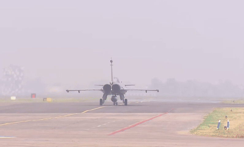 सुप्रीम कमांडर की 'सुप्रीम' उड़ान : राफेल विमान में महामहिम द्रौपदी मुर्मू, देखें तस्वीरें