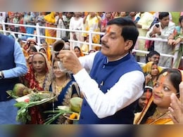 मध्य प्रदेश में छठ पूजा की धूम, मुख्यमंत्री ने इंदौर में मनाया महापर्व, लिखा- जय छठी मइया मध्य प्रदेश में छठ पूजा की धूम, मुख्यमंत्री ने इंदौर में मनाया महापर्व, लिखा- जय छठी मइया