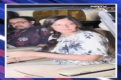 Aamir Khan Enjoys Dinner Date With Girlfriend Gauri and Family in Mumbai Aamir Khan Enjoys Dinner Date With Girlfriend Gauri and Family in Mumbai
