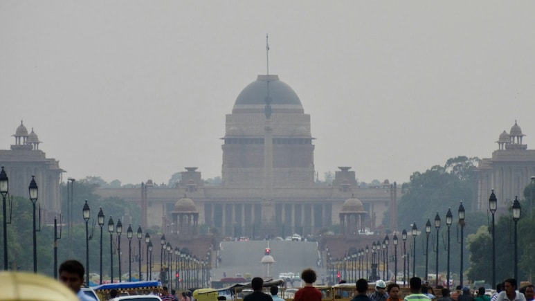 Smog Chokes Delhi-NCR As AQI Breaches 400 Mark In Several Places