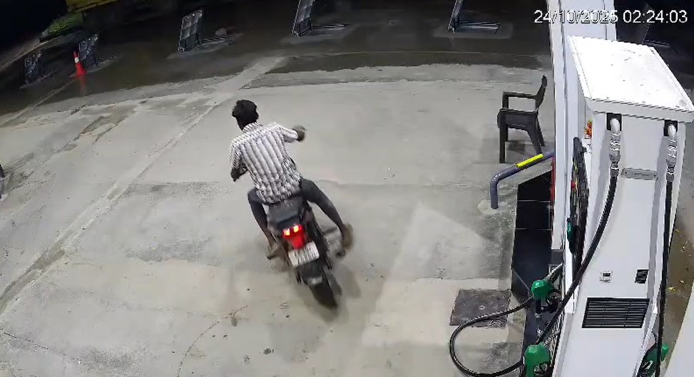 नशे में था... कुरनूल बस हादसे के लिए जिम्‍मेदार बाइक सवार का वीडियो आया सामने, 20 लोगों की हुई मौत