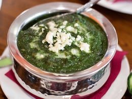 आज क्या बनाऊं: सर्दियों का ऑल टाइम फेवरेट है इस चीज से बना साग, फटाफट नोट करें रेसिपी आज क्या बनाऊं: सर्दियों का ऑल टाइम फेवरेट है इस चीज से बना साग, फटाफट नोट करें रेसिपी