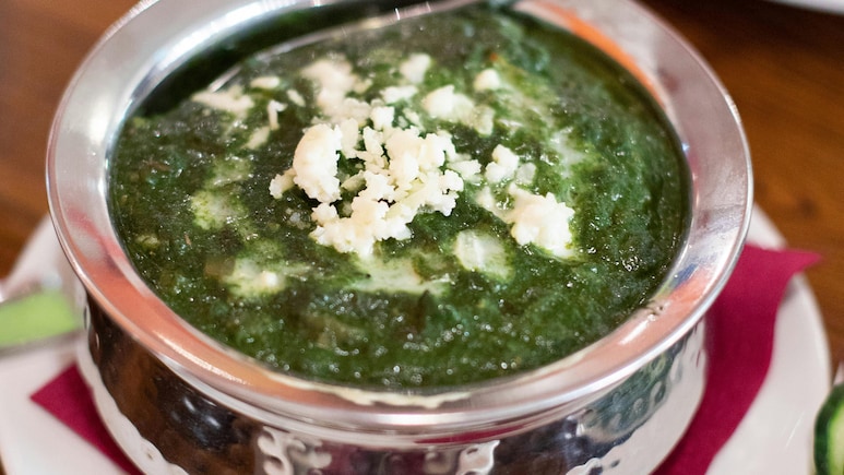 आज क्या बनाऊं: सर्दियों का ऑल टाइम फेवरेट है इस चीज से बना साग, फटाफट नोट करें रेसिपी आज क्या बनाऊं: सर्दियों का ऑल टाइम फेवरेट है इस चीज से बना साग, फटाफट नोट करें रेसिपी