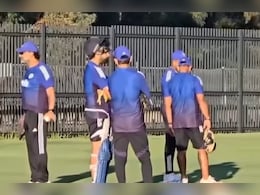 IND vs AUS: 'गंभीर बातचीत', वनडे कप्तानी छिनने के बाद पहली बार कोच गौतम से ऐसे मिले रोहित शर्मा IND vs AUS: 'गंभीर बातचीत', वनडे कप्तानी छिनने के बाद पहली बार कोच गौतम से ऐसे मिले रोहित शर्मा