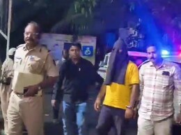 महिलाओं का अश्लील वीडियो बना रहा था फॉर्म हाउस का मैनेजर, गिरफ्तार महिलाओं का अश्लील वीडियो बना रहा था फॉर्म हाउस का मैनेजर, गिरफ्तार