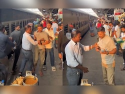Samosa Vendor Thrashes Man As Online Payment Fails, Snatches His Smartwatch In Madhya Pradesh