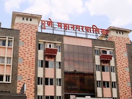 Pune News : पुणे आयुक्तांची मोठी कारवाई; 2 बड्या अधिकाऱ्यांचं निलंबन Pune News : पुणे आयुक्तांची मोठी कारवाई; 2 बड्या अधिकाऱ्यांचं निलंबन